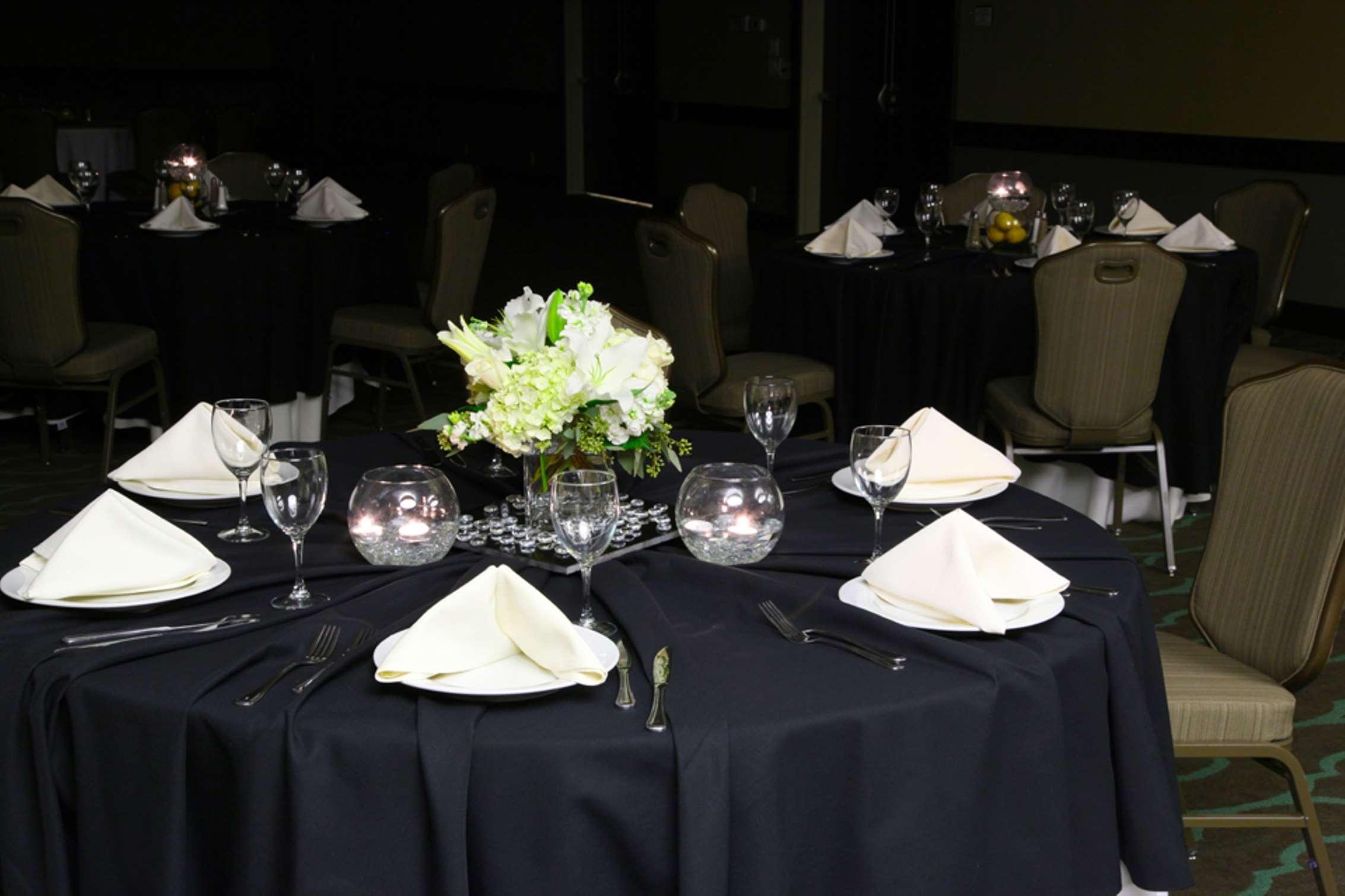 Embassy Suites By Hilton Dallas Market Center Ristorante foto