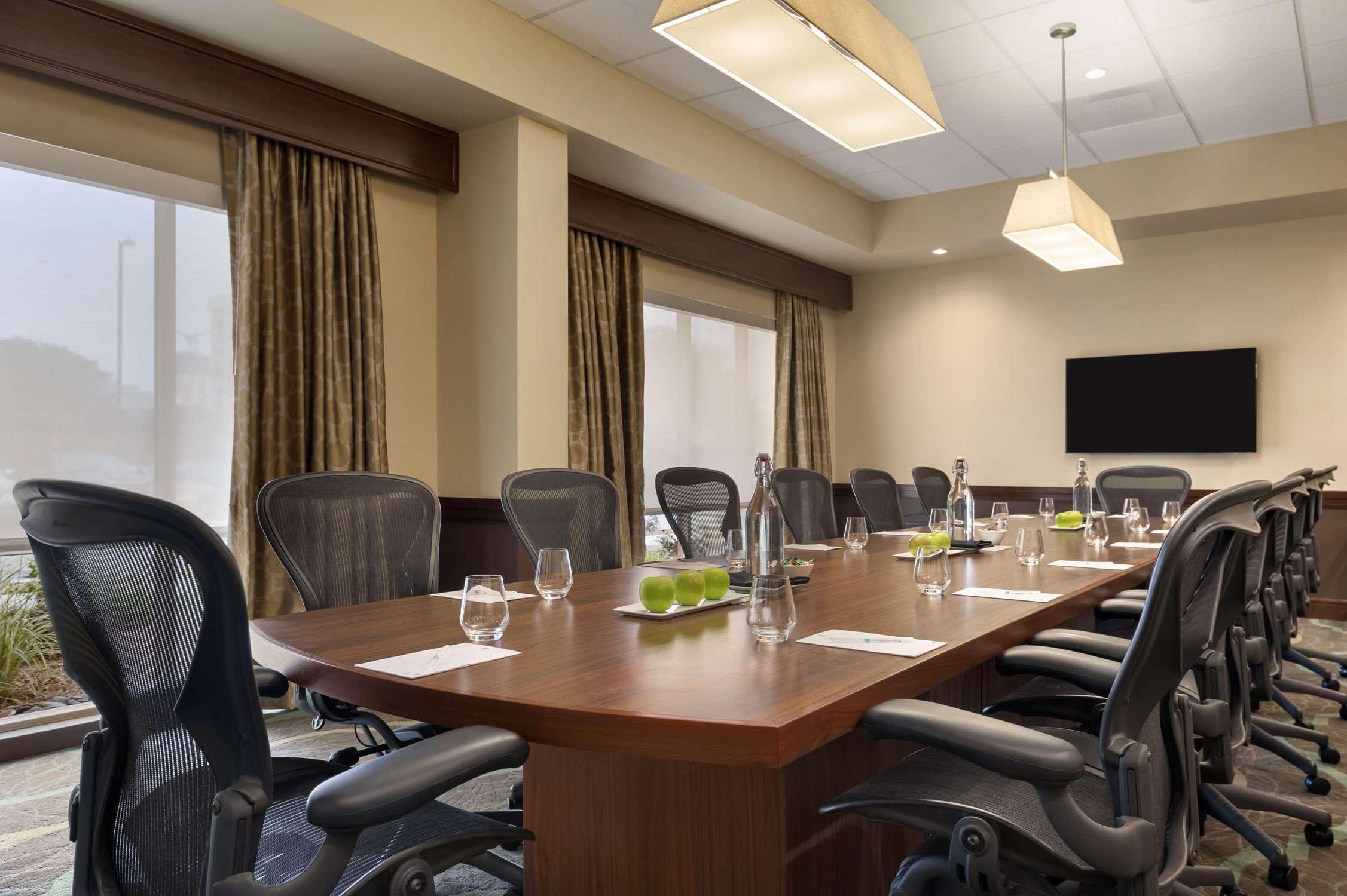 Embassy Suites By Hilton Dallas Market Center Affari foto