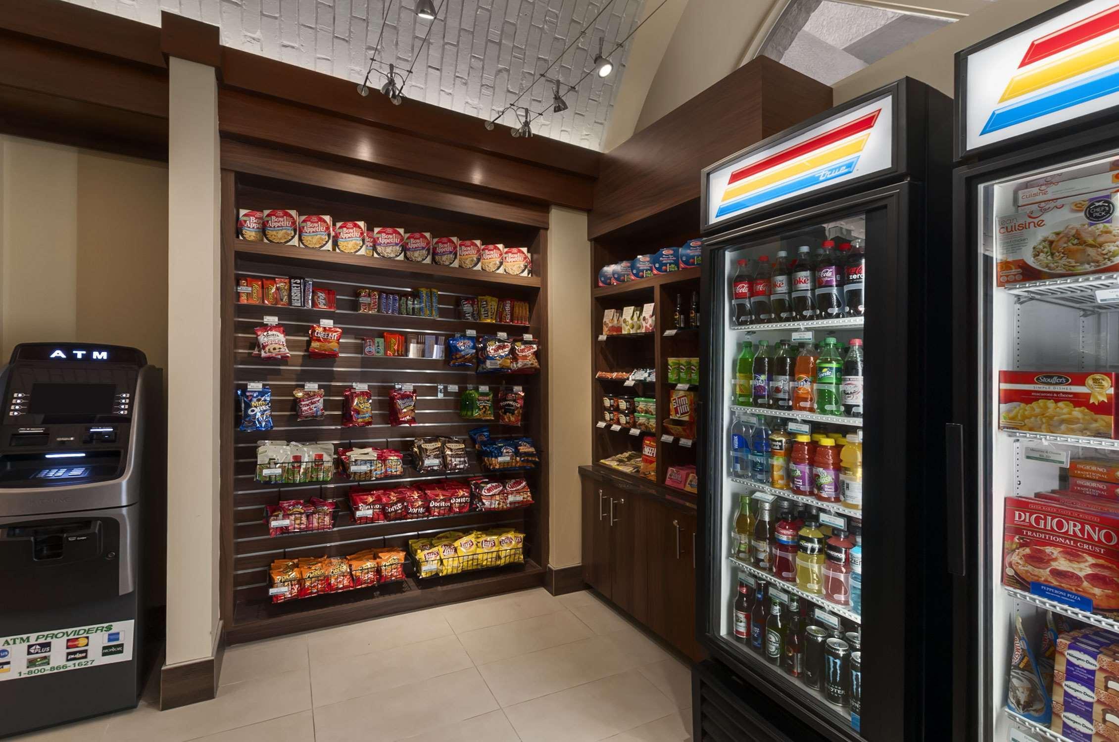 Embassy Suites By Hilton Dallas Market Center Servizi foto