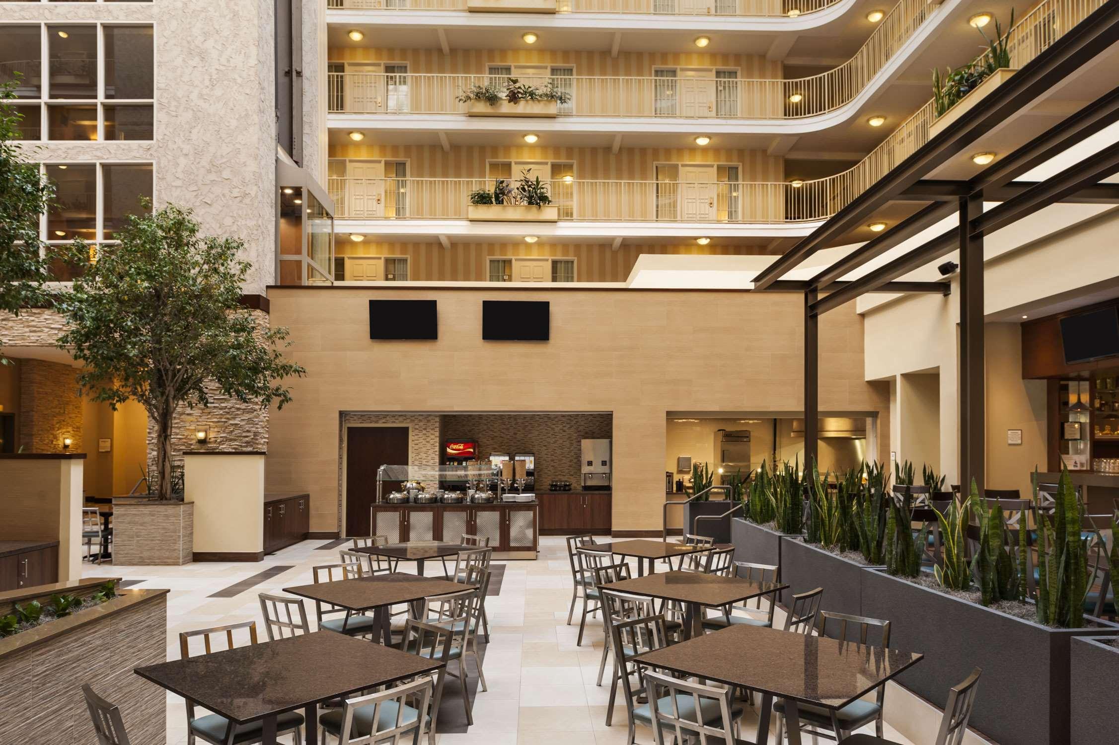 Embassy Suites By Hilton Dallas Market Center Ristorante foto