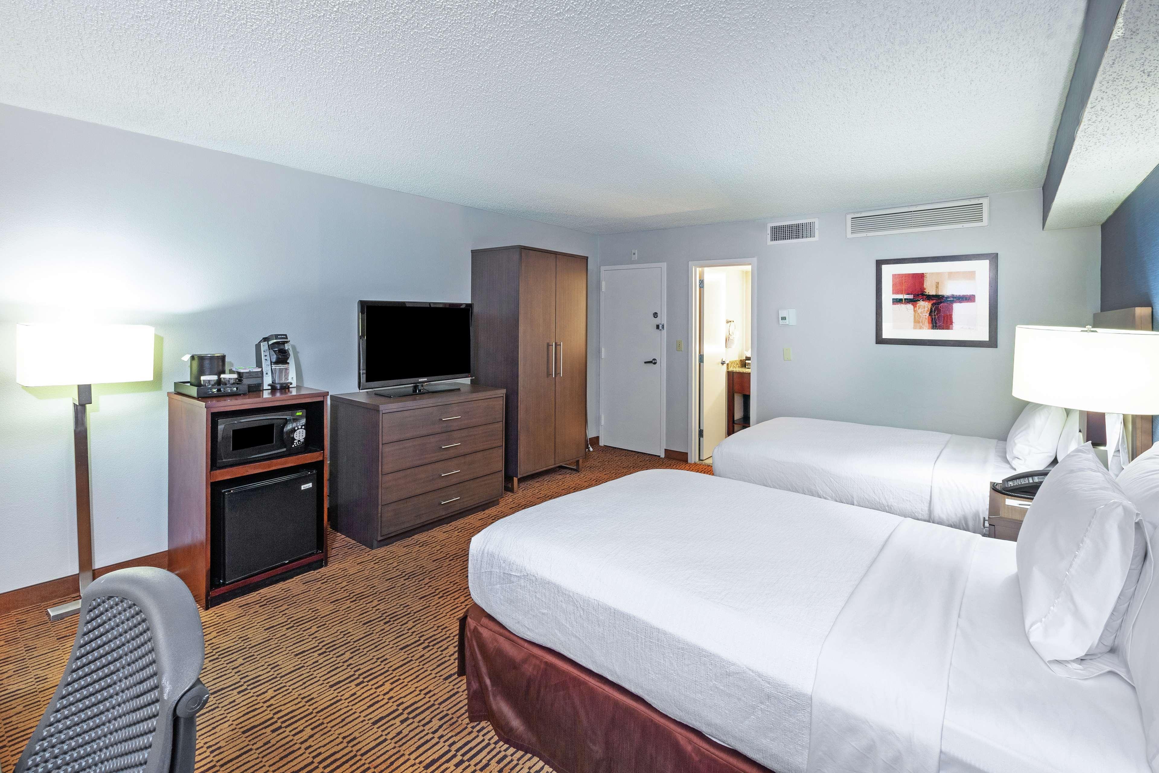 Embassy Suites By Hilton Dallas Market Center Esterno foto