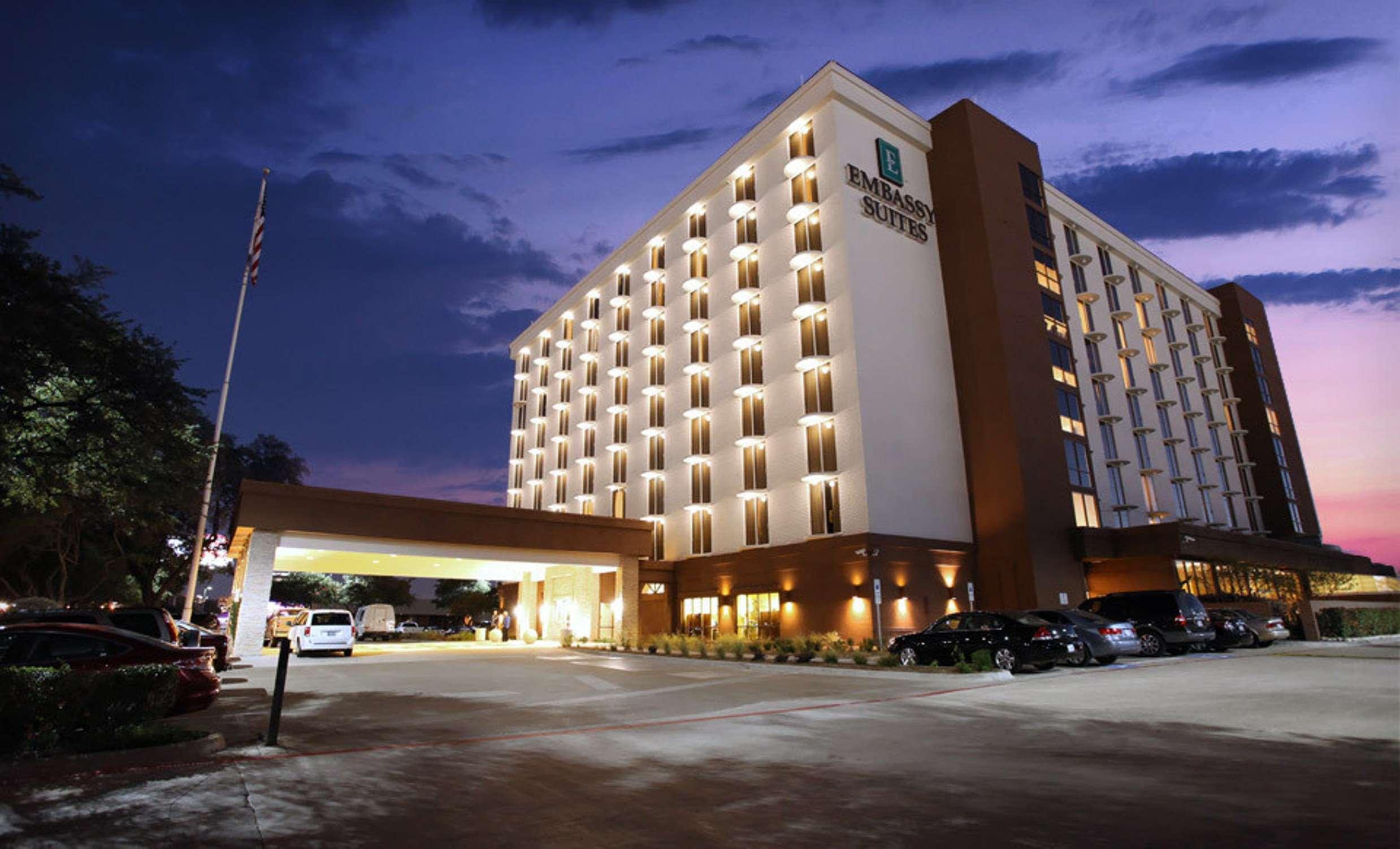 Embassy Suites By Hilton Dallas Market Center Esterno foto