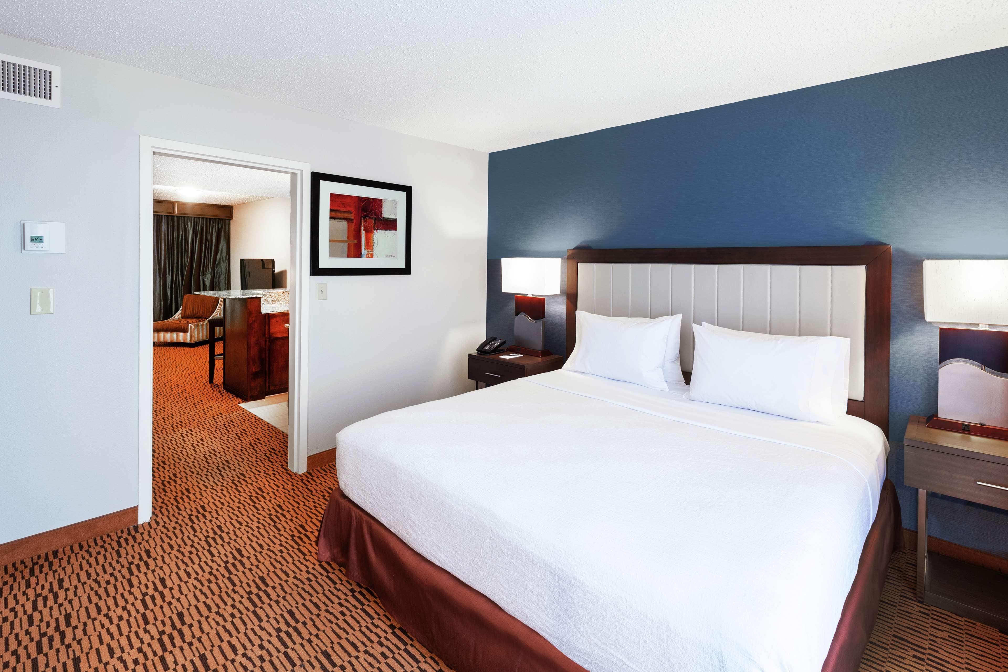 Embassy Suites By Hilton Dallas Market Center Esterno foto