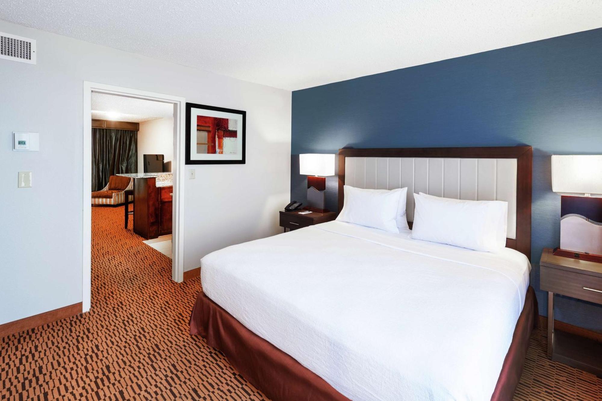 Embassy Suites By Hilton Dallas Market Center Esterno foto