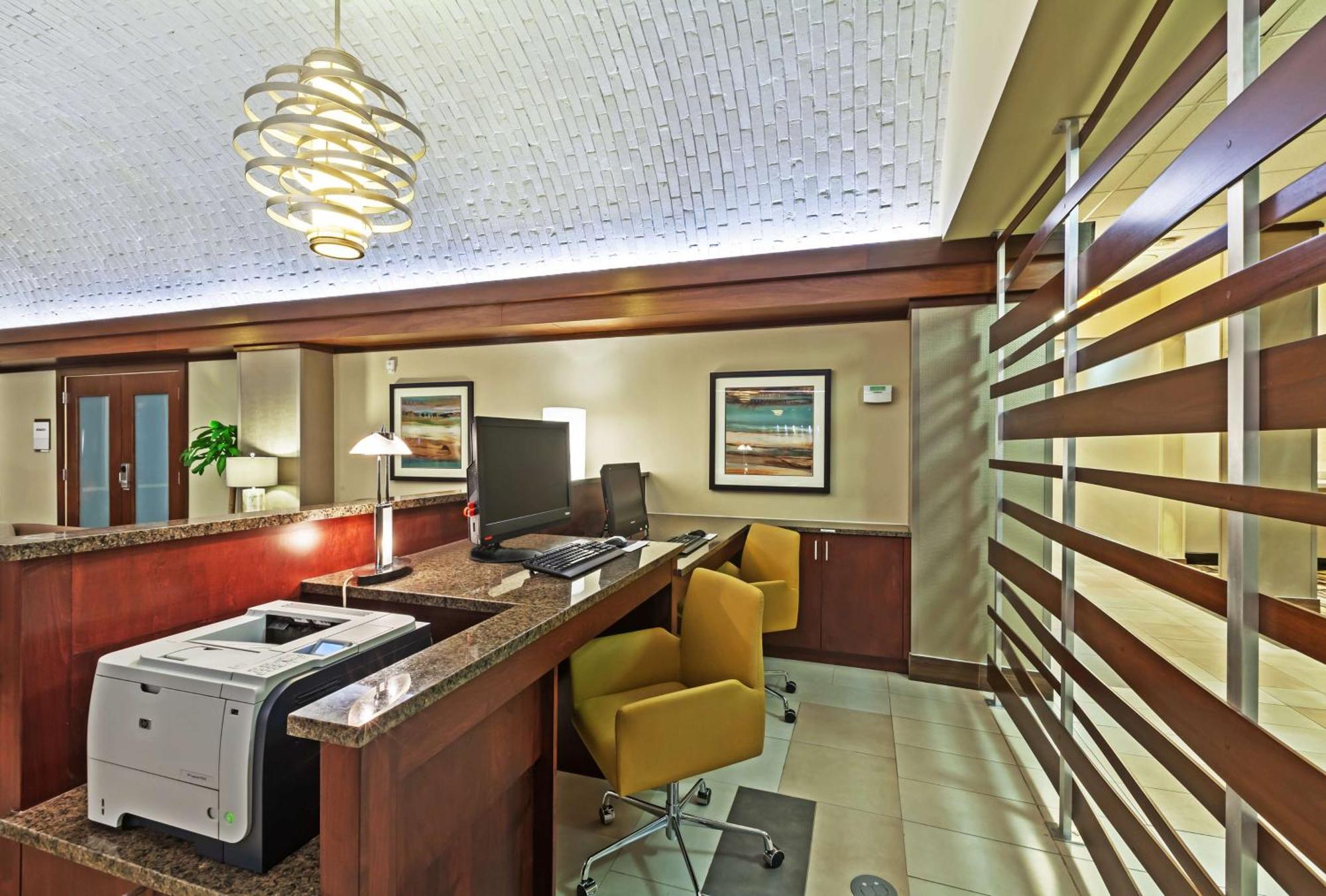 Embassy Suites By Hilton Dallas Market Center Esterno foto