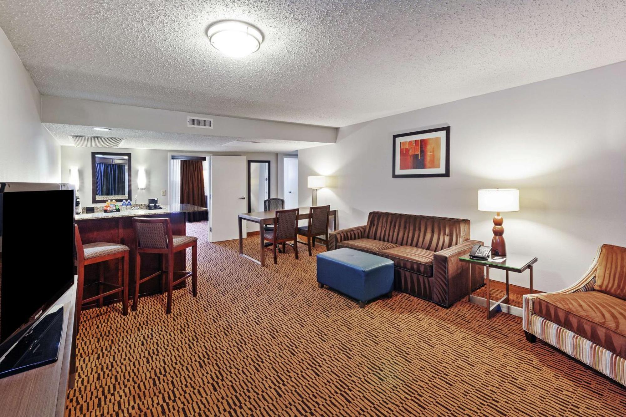 Embassy Suites By Hilton Dallas Market Center Esterno foto