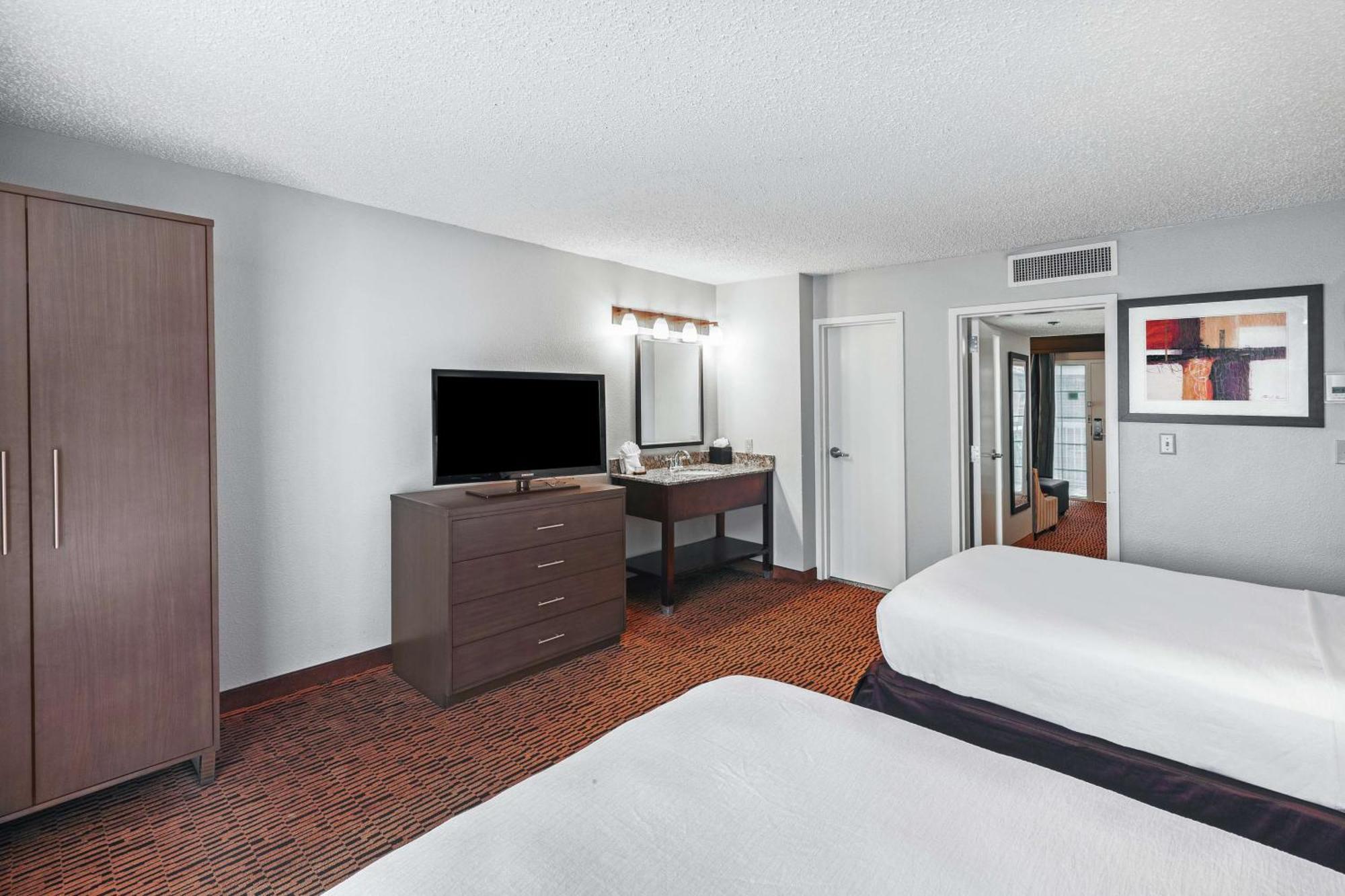 Embassy Suites By Hilton Dallas Market Center Esterno foto