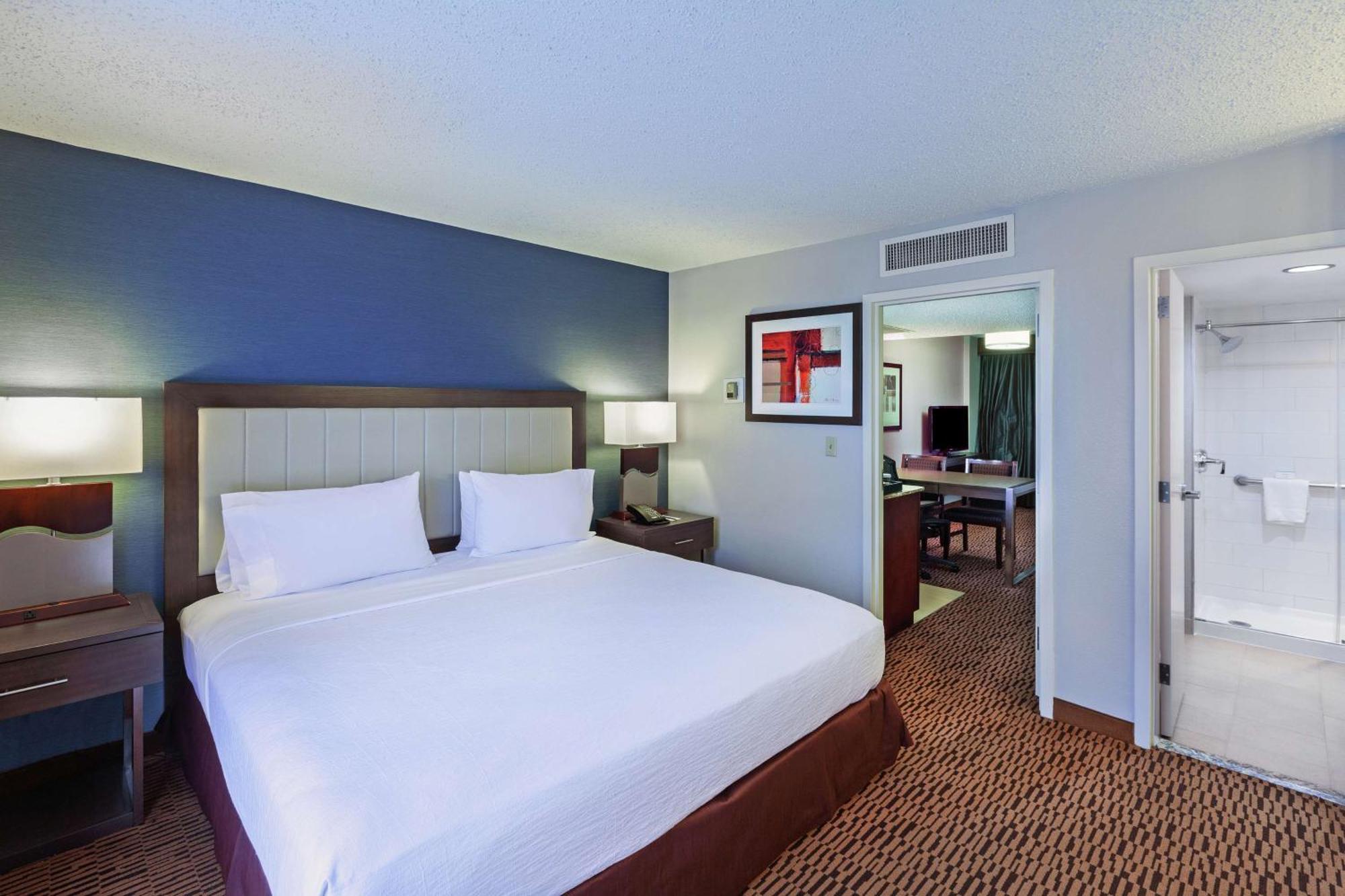 Embassy Suites By Hilton Dallas Market Center Esterno foto